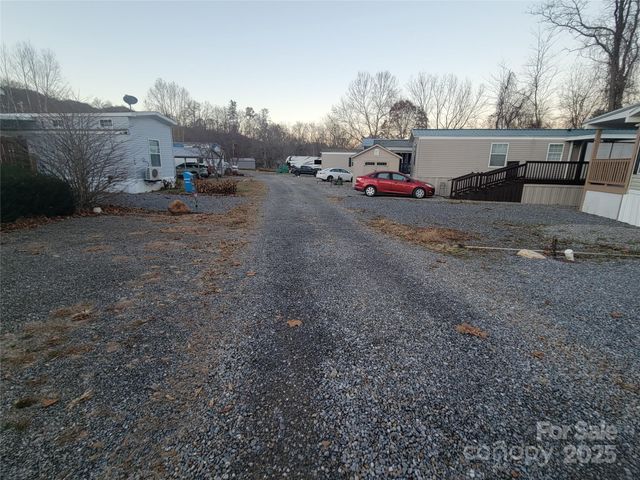 141 Pike Point, Waynesville, NC 28785