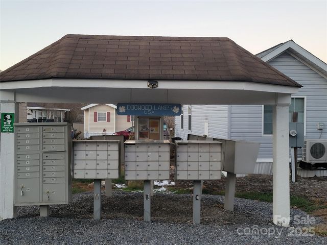 141 Pike Point, Waynesville, NC 28785