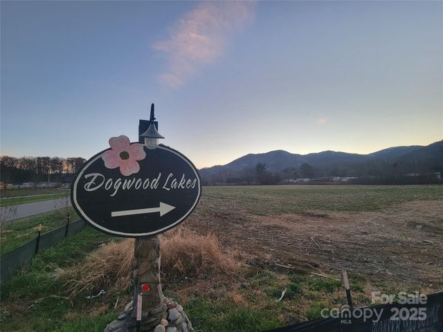 141 Pike Point, Waynesville, NC 28785