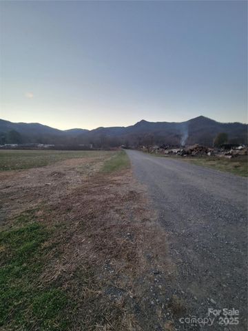 141 Pike Point, Waynesville, NC 28785