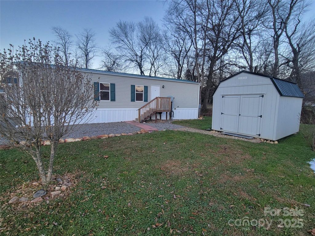 141 Pike Point, Waynesville, NC 28785
