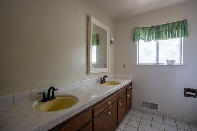 11990 Fair Oaks Blvd, Fair Oaks, CA 95628