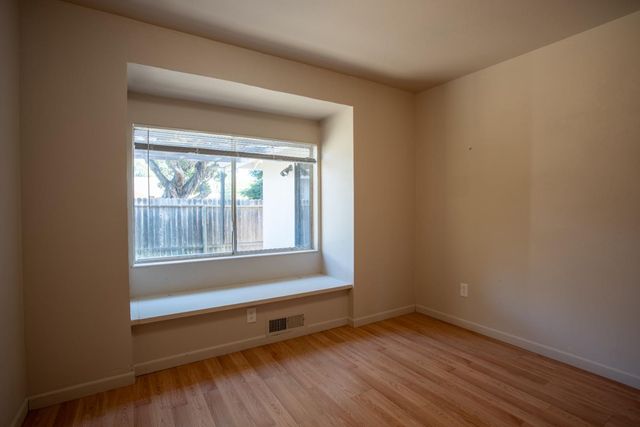 11990 Fair Oaks Blvd, Fair Oaks, CA 95628