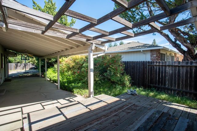 11990 Fair Oaks Blvd, Fair Oaks, CA 95628