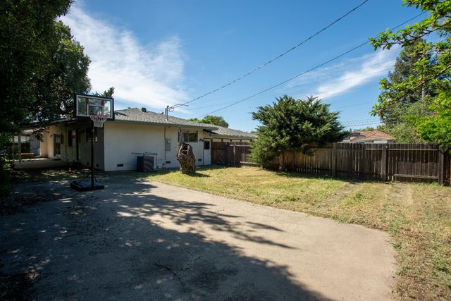 11990 Fair Oaks Blvd, Fair Oaks, CA 95628