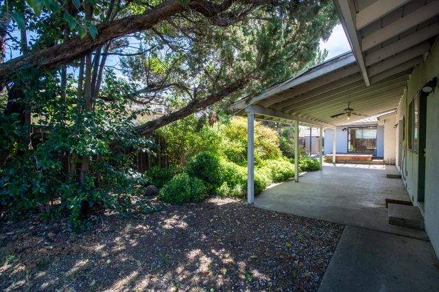 11990 Fair Oaks Blvd, Fair Oaks, CA 95628