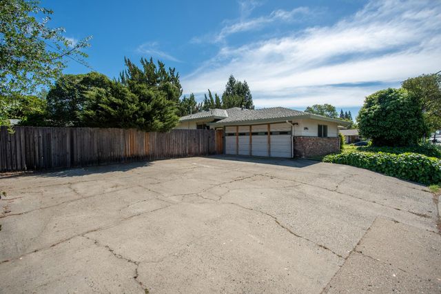 11990 Fair Oaks Blvd, Fair Oaks, CA 95628