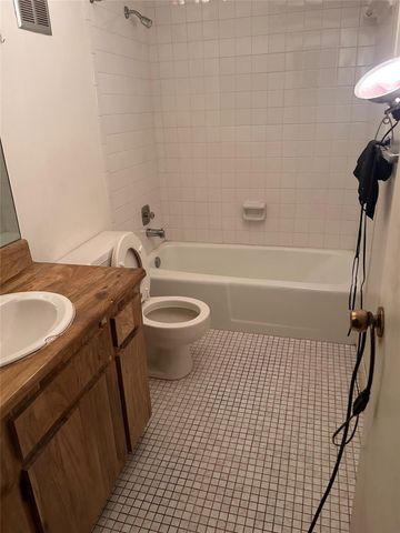 1490 NW 113th Avenue, Pembroke Pines, FL 33026