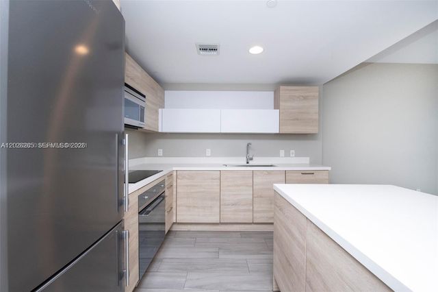 16385 Biscayne Blvd 2616, North Miami Beach, FL 33160