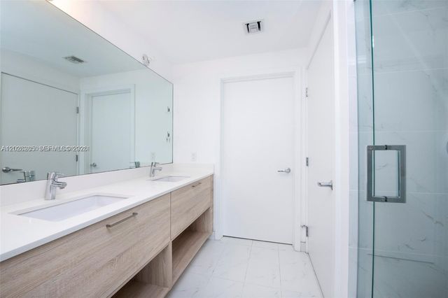 16385 Biscayne Blvd 2616, North Miami Beach, FL 33160