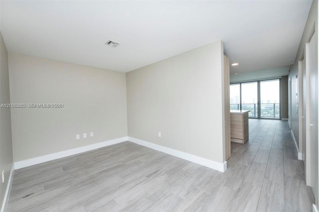 16385 Biscayne Blvd 2616, North Miami Beach, FL 33160