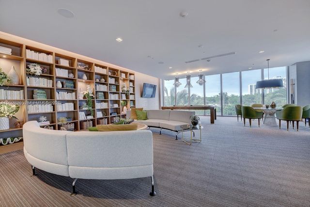 16385 Biscayne Blvd 2616, North Miami Beach, FL 33160