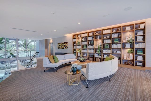 16385 Biscayne Blvd 2616, North Miami Beach, FL 33160