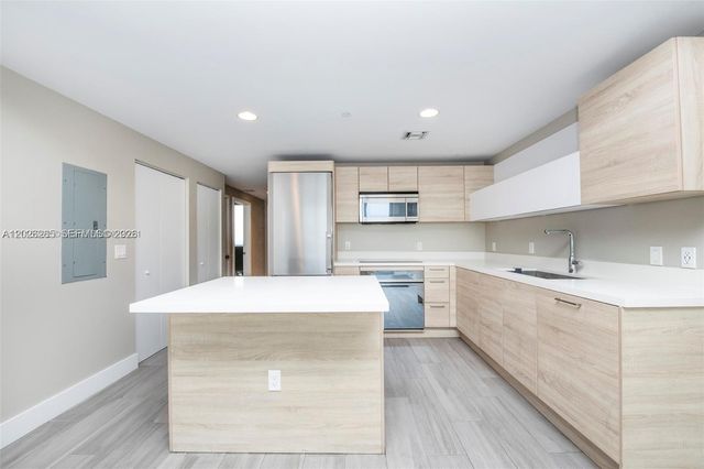 16385 Biscayne Blvd 2616, North Miami Beach, FL 33160