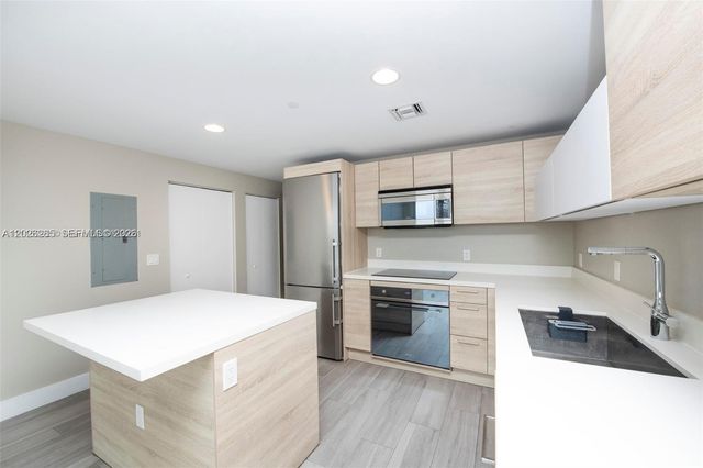 16385 Biscayne Blvd 2616, North Miami Beach, FL 33160
