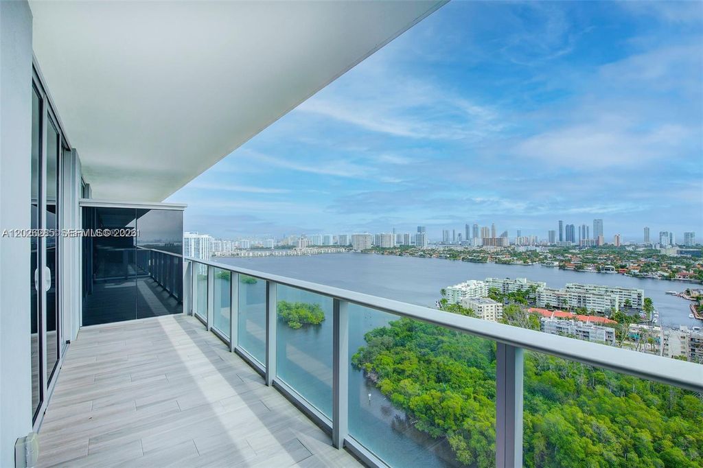 16385 Biscayne Blvd 2616, North Miami Beach, FL 33160