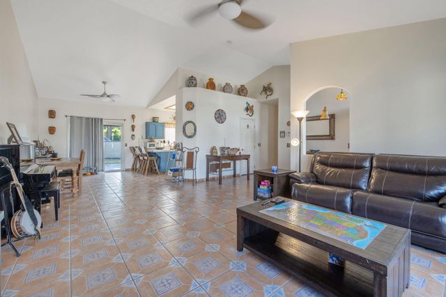 3605 E School Court, Visalia, CA 93292