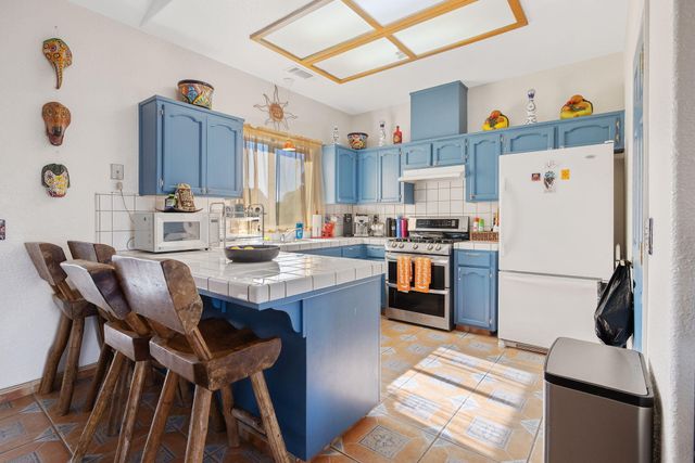 3605 E School Court, Visalia, CA 93292