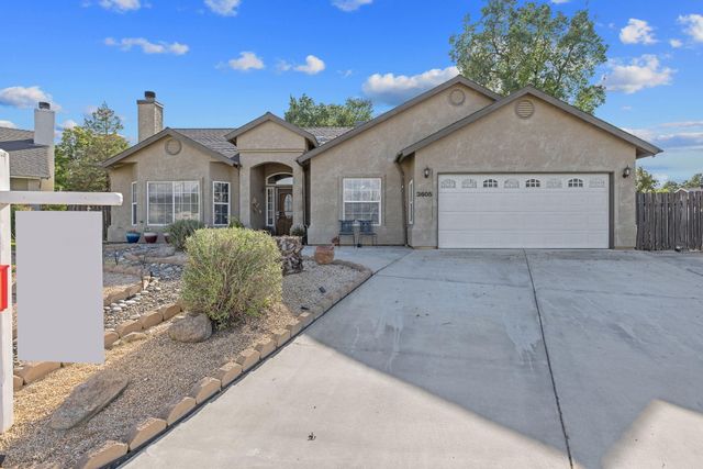 3605 E School Court, Visalia, CA 93292