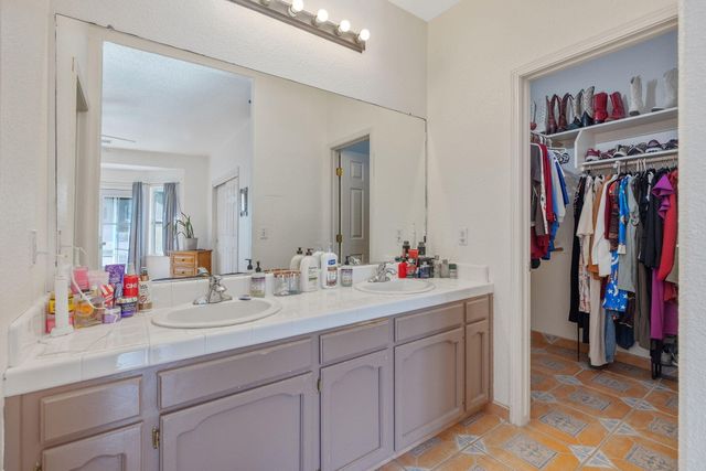 3605 E School Court, Visalia, CA 93292