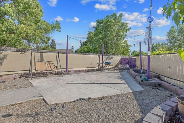 3605 E School Court, Visalia, CA 93292