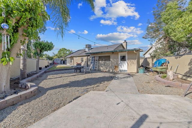 3605 E School Court, Visalia, CA 93292