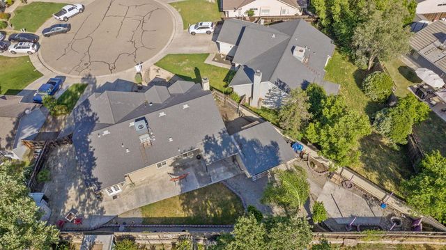 3605 E School Court, Visalia, CA 93292