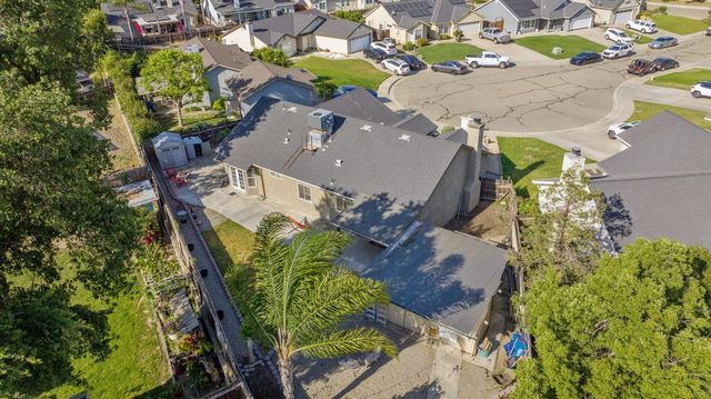 3605 E School Court, Visalia, CA 93292