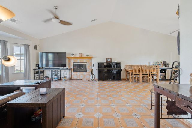 3605 E School Court, Visalia, CA 93292