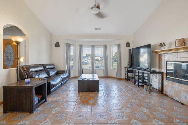 3605 E School Court, Visalia, CA 93292