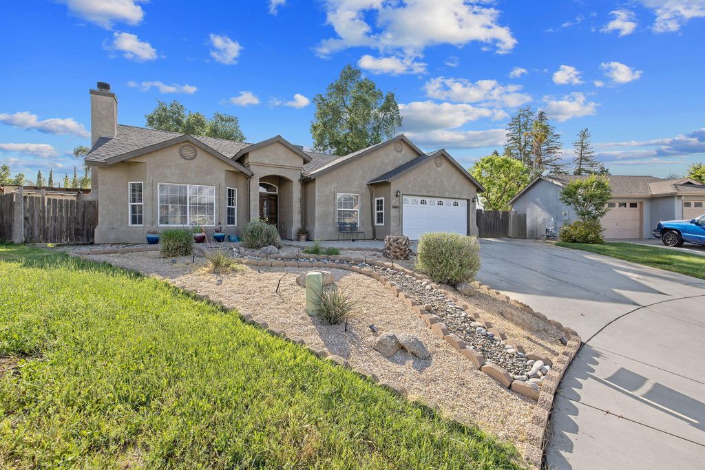 3605 E School Court, Visalia, CA 93292