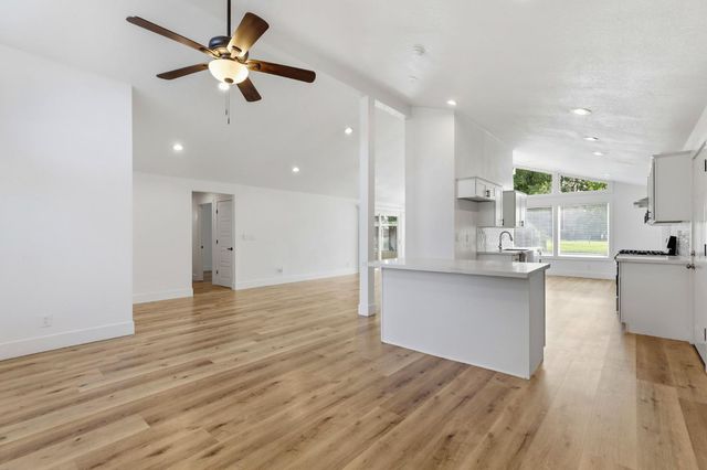 10716 Davis Rd, Stockton, CA 95209