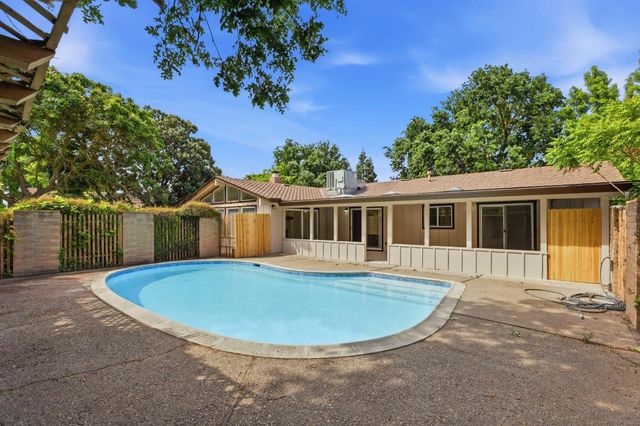 10716 Davis Rd, Stockton, CA 95209