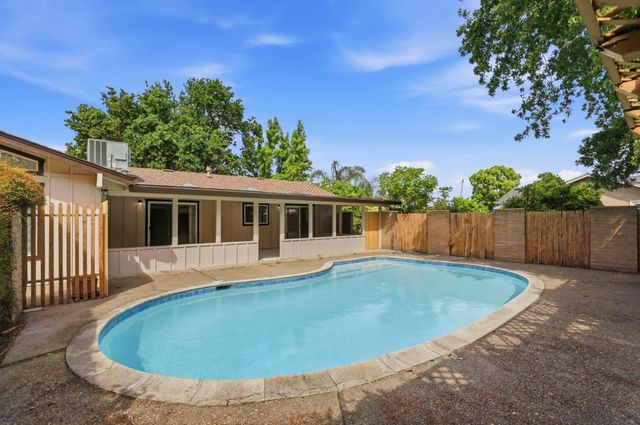 10716 Davis Rd, Stockton, CA 95209