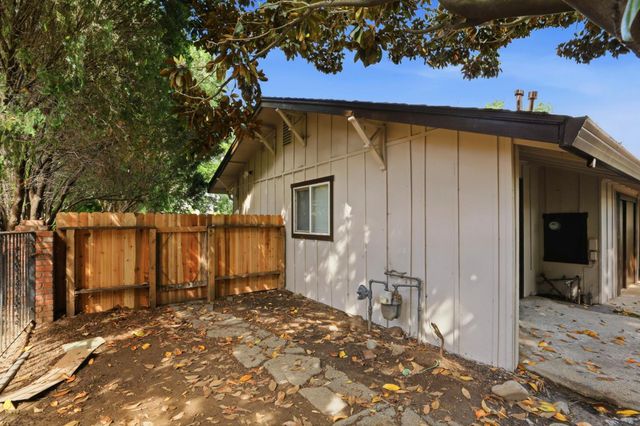 10716 Davis Rd, Stockton, CA 95209