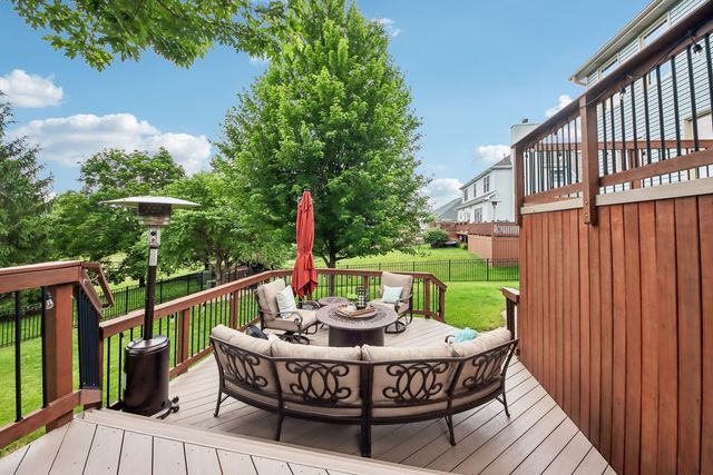 2214 Keim Drive, Aurora, IL 60503