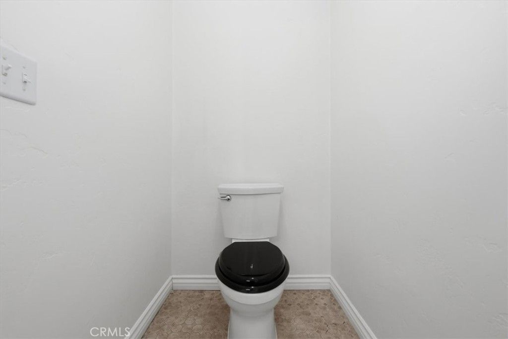 Image 39 of property listing at 8633 Garfield Street, Riverside, CA 92504