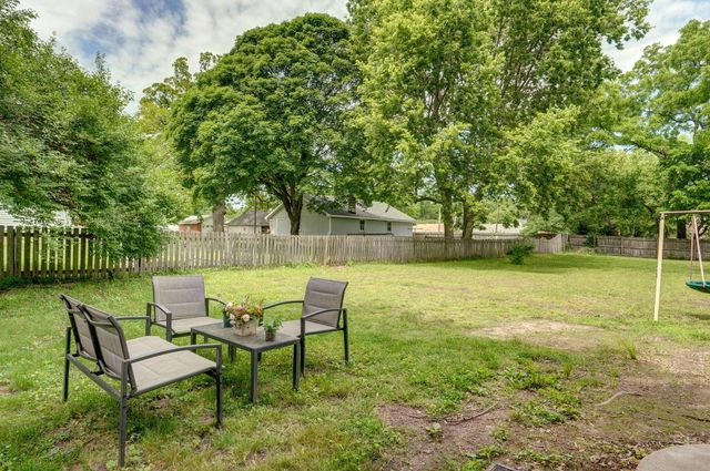 2021 W Olive Street, Springfield, MO 65802
