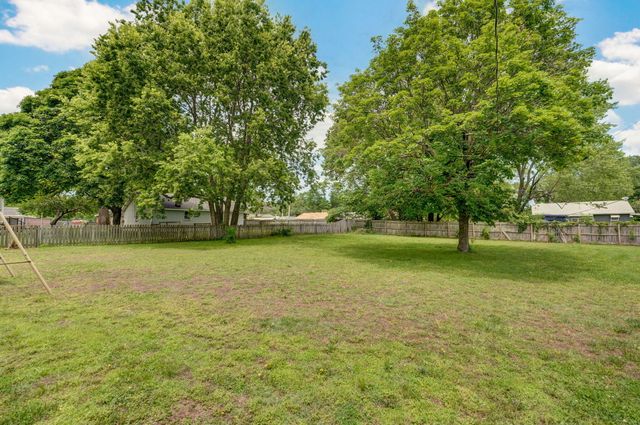 2021 W Olive Street, Springfield, MO 65802