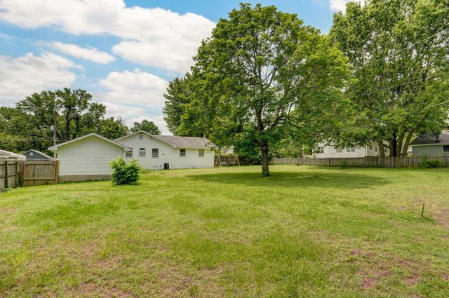 2021 W Olive Street, Springfield, MO 65802