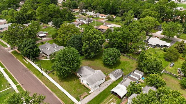 2021 W Olive Street, Springfield, MO 65802