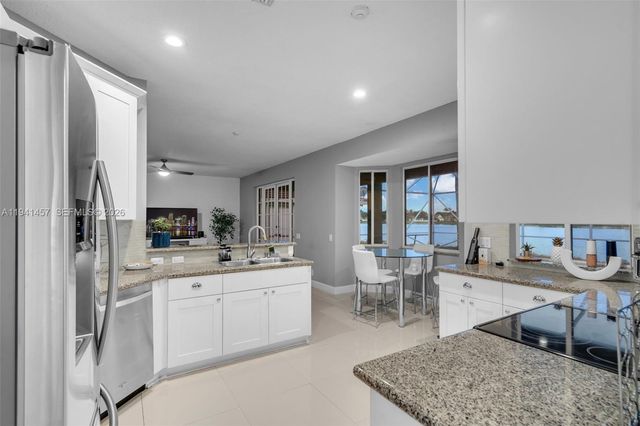 714 Heritage Dr, Weston, FL 33326