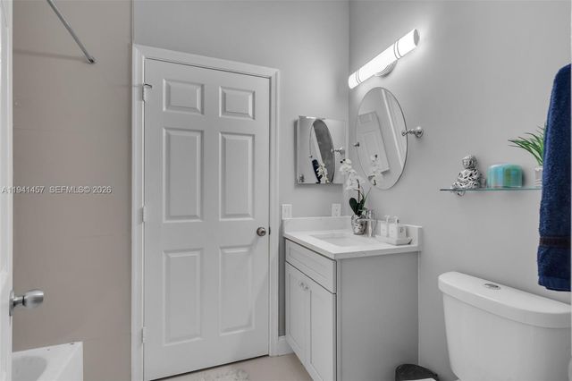 714 Heritage Dr, Weston, FL 33326