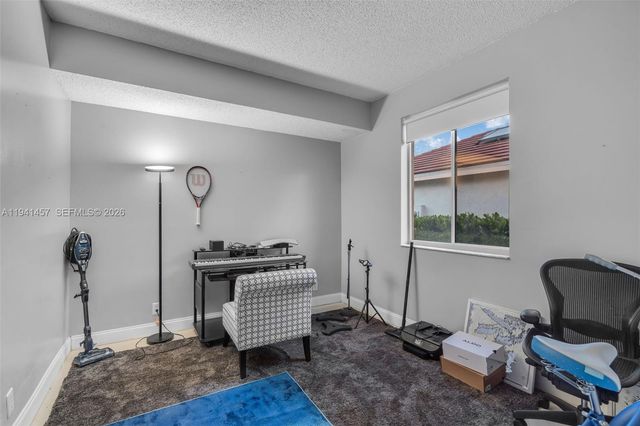 714 Heritage Dr, Weston, FL 33326