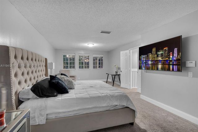 714 Heritage Dr, Weston, FL 33326