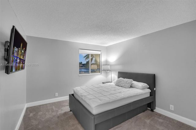 714 Heritage Dr, Weston, FL 33326