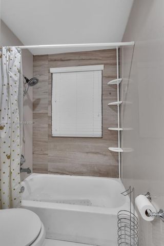 714 Heritage Dr, Weston, FL 33326