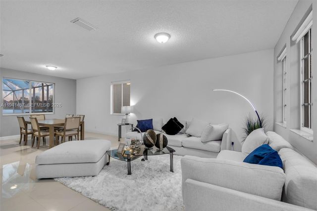 714 Heritage Dr, Weston, FL 33326