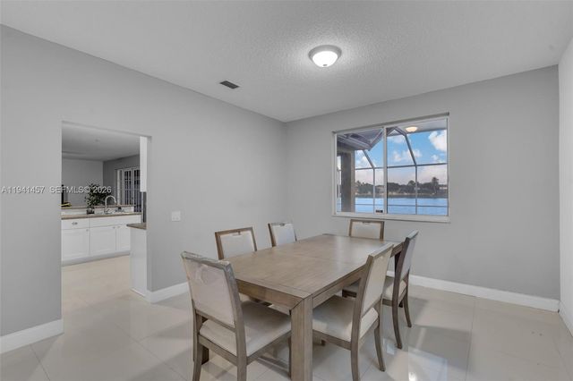 714 Heritage Dr, Weston, FL 33326