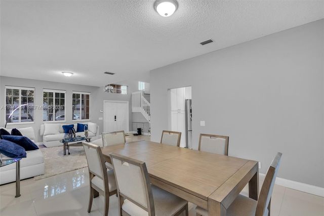 714 Heritage Dr, Weston, FL 33326